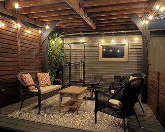 Charming 2-bedroom 1 bathroom with plunge pool, new gazebo @ Bridgeport Chicago - Chicago
