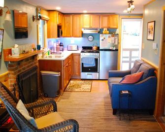 Reduced rates. Only two July weeks left. 1295 - Eastham - Kitchen