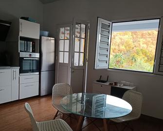 Rêves de rivière- fonctionnel et bien placé - Le Carbet - Salle à manger