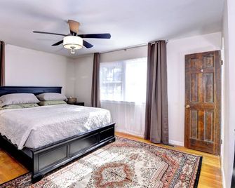 Tidal Creek Retreat Near Cnu And Jefferson Labs - Newport News - Bedroom