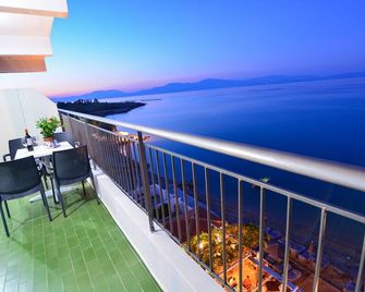 마르지 부티크 호텔 - 네란자 - 발코니