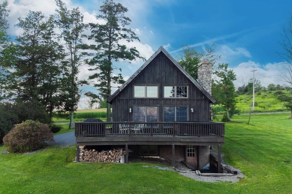 Get Away From It All - Romantic or Family - Timberframe Cottage