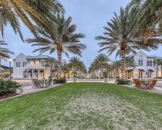 30A-Between-Rosemary & Alys Beach-5min Walk to Beach- Sleeps 3 - Rosemary Beach - Building