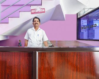 Spot On Rohini Residency Kadampuzha - Malappuram - Front desk