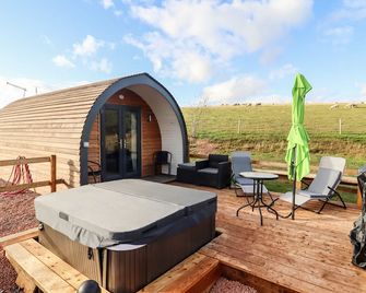 Gander Pod - Worcester - Patio