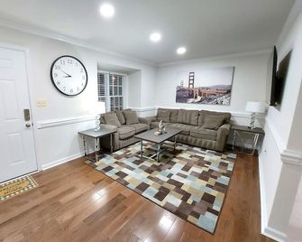 245/Amazing 3lv, 4br Th, 3.5bth Close To Quantico - Stafford - Soggiorno