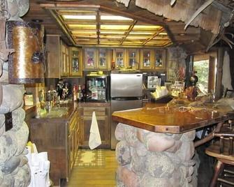 Four Seasons Log Guest House - Gallatin Gateway - Sala de estar