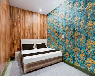 Spot On Hotel Red Velvet - Hāpur - Bedroom
