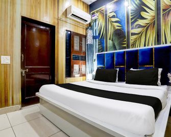 Hotel O A Hotel - Rohtak - Bedroom