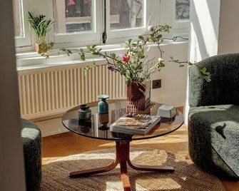 A Place Antwerp - Boutique Suites & Flats - Oude Koornmarkt 1 - Антверпен