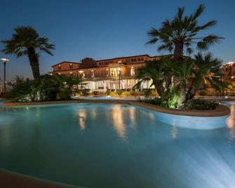 L' Araba Fenice Hotel & Resort - Altavilla Silentina - Pool