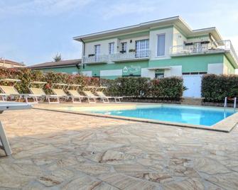 La Forgia Apartments - Peschiera del Garda - Piscina