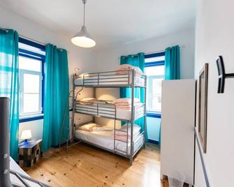 Help Yourself Hostels - Parede - Cascais - Bedroom