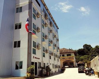 Hotel De Ratt - Ratsada - Edificio
