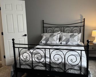 The Eburg Haven - Ellensburg - Bedroom