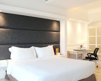 Vivere Hotel - Muntinlupa - Bedroom