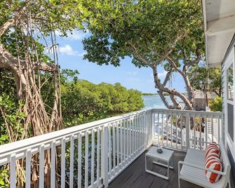 Havana Daydreaming ~ Waterfront 1 Br/1 Ba W/ Dockage & Hot Tub! - Key West - Balcony
