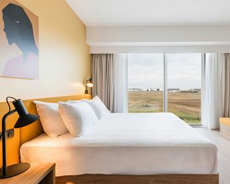 Hampton by Hilton Bordeaux Merignac Airport - Merignac - Спальня