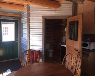 Cabins Over Crag Lake - Carcross - Comedor