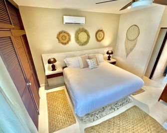 Romantic Sunset View - Isla Mujeres - Bedroom