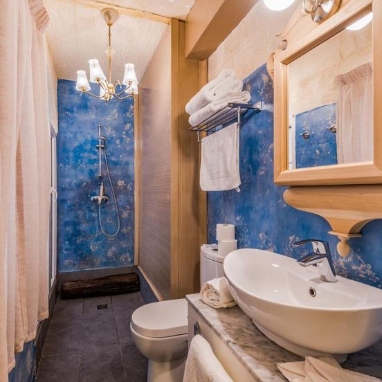 Bathroom view of Valletta Lucente