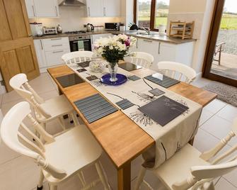 Carribber Cottages Set In Beautiful Countryside Linlithgow 15 Minutes By Car - Linlithgow - Dining room