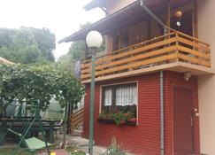 Guesthouse Irac - Tuzla - Building