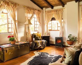 Hacienda San Isidro Trails & Experiences - Cotacachi - Living room