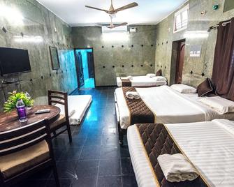 Arunik Inn - Pondicherry - Bedroom