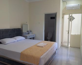 Grand Karunia Homestay - Surabaya - Habitación
