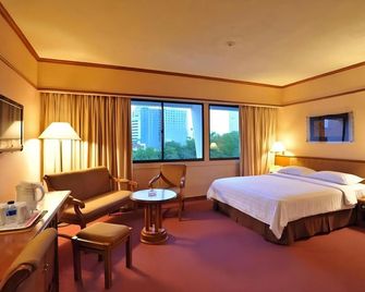 艾爾米泗水酒店 - 泗水 - 泗水