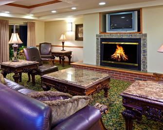 Holiday Inn Express & Suites Logan - Logan - Living room