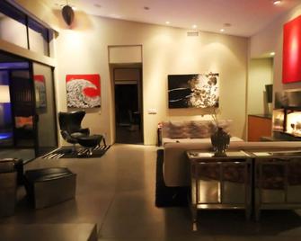 Modern Racquet Club Luxury Home - Palm Springs