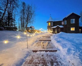 Talkeetna Denali View Lodge and Cabins - Talkeetna - Vista del exterior