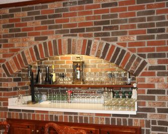 Cedar Grove Inn - Lebanon - Bar