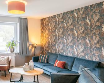 Ferienwohnung/app. für 4 Gäste mit 94m² in Basthorst - Kladow - Wohnzimmer
