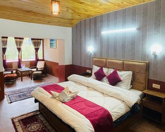 Hotel Hilltop - Manali - Soveværelse
