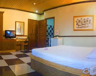 Casablanca Hotel Condominium Resort Bar & Restaurant - Subic Bay Freeport Zone - Bedroom