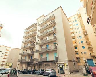 Valle Dei Templi Rent Bedrooms - Agrigento - Building