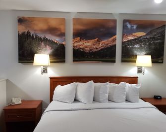 Days Inn by Wyndham Bishop - Bishop - Bedroom