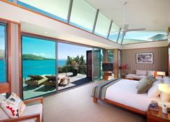 Yacht Club Villas - Hamilton Island - Bedroom
