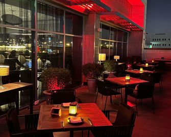 Novotel Muscat Airport - Muskat - Restaurang