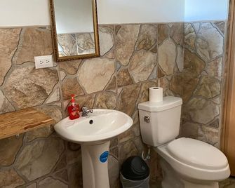 Hotel Your House - Alajuela - Baño