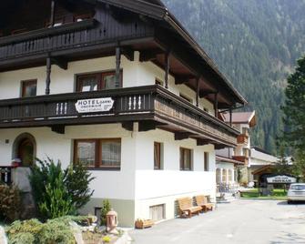 Bergsteiger-Zimmer Pension Obermair - Zillertal - Gebäude