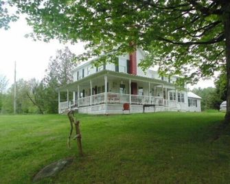 70 Private Acres-Ski! Ski! Ski! - Athol - Building