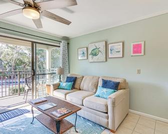 Pool and Beach Access Hilton Head Coastal Condo - Hilton Head Island - Living room