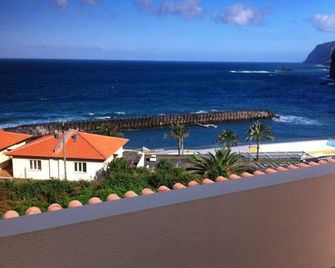 Lovely Sea View 3-Bed House in p Delgada, Madeira - Ponta Delgada - Balcony