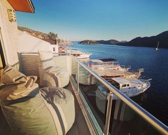 Buena Vista Restaurant & Hotel Bozburun - Bozburun - Balcony
