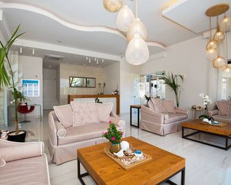 Airis Boutique Hotel & Suites - For adults only - Darátsos - Living room