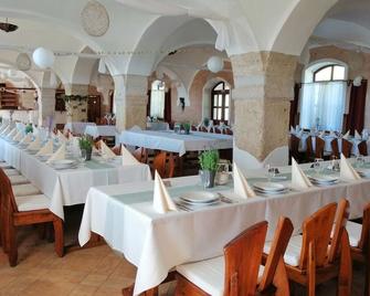 Jozsi Bacsi Szallodaja - Szombathely - Restauracja